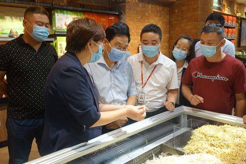 邯鄲市市場(chǎng)監(jiān)管局強(qiáng)化中秋國慶“雙節(jié)”期間食品與特種設(shè)備銷售安全督查工作